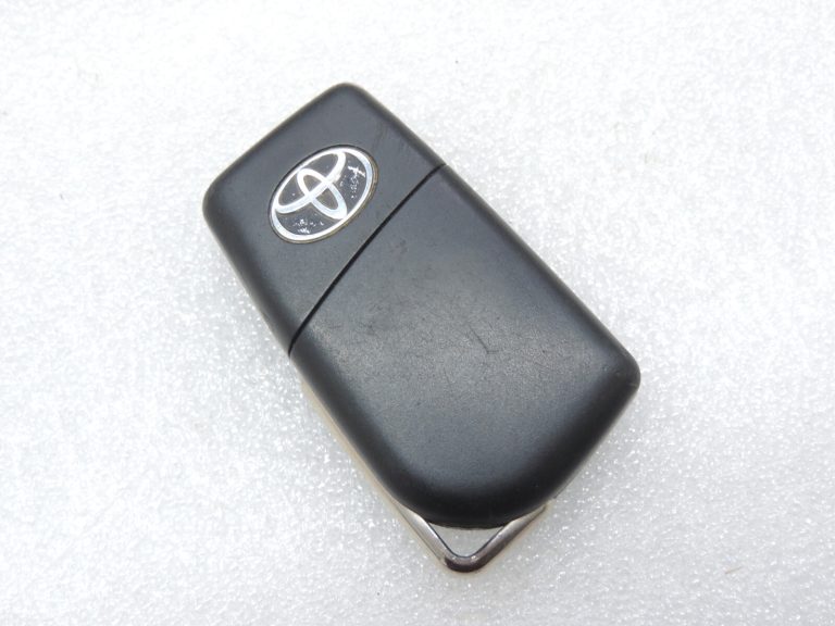 Toyota Avensis T27 tālvadības pults atslēga 433.92MHz