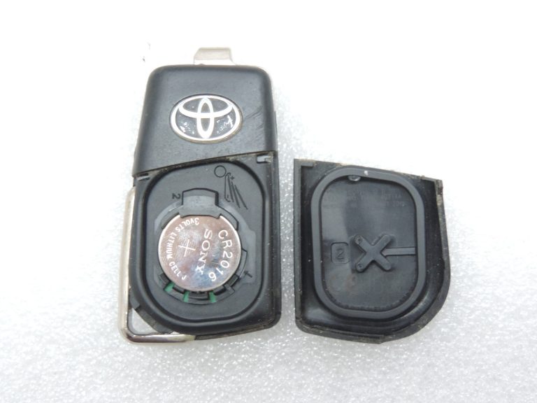 Toyota Avensis T27 tālvadības pults atslēga 433.92MHz