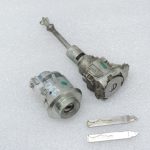 Toyota Avensis T27 aizdedzes slēdža cilindra durvju slēdzene ar divām atslēgām