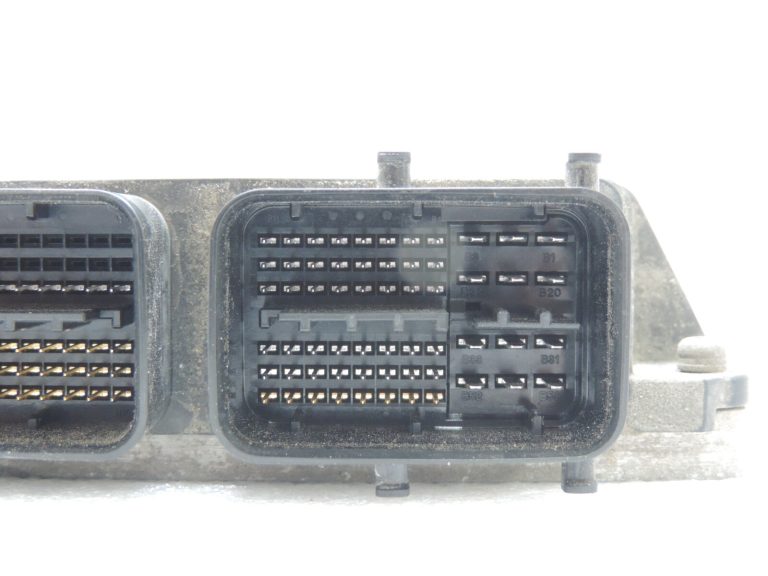 Toyota Avensis T27 1.8i 2ZR FAE motors Dzinēja vadības bloks 89661-05J10