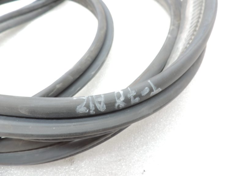 Oriģināls Toyota Yaris P21 aizmugurējo durvju blīvētājs 67881K0010, 67881-K0010