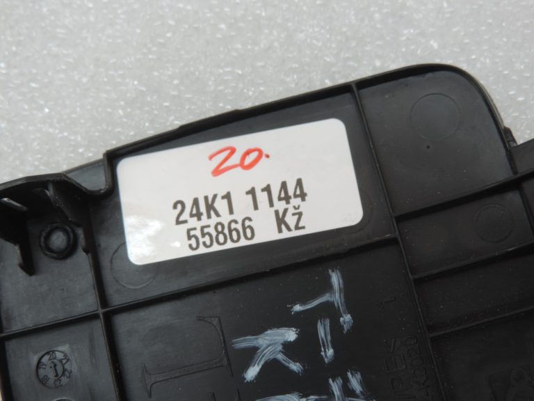 Oriģinālais Toyota Yaris P21 Kabīnes pārsegs kreisais 58732K0020C0