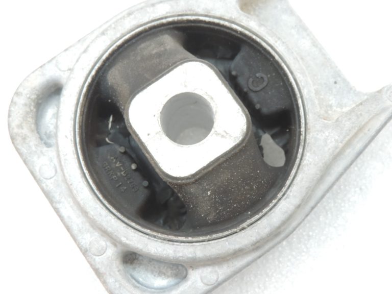 Oriģināls Toyota Yaris P21 1.5 Hybrid motora stiprinājuma kronšteins 12363K0050