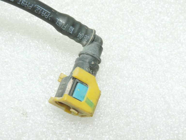 Oriģināla Toyota Yaris P21 1.5 Hybrid degvielas tvertnes degvielas padeves caurule 77209K0060