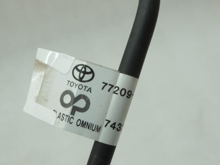 Oriģināla Toyota Yaris P21 1.5 Hybrid degvielas tvertnes degvielas padeves caurule 77209K0060