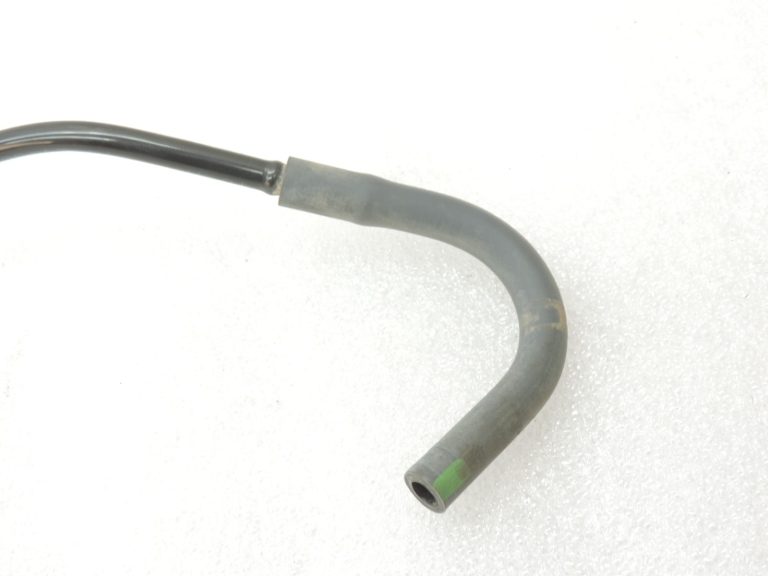 Oriģinālā Toyota Yaris P21 1.5 Hybrid degvielas tvertnes ventilācijas caurule 77027K0050