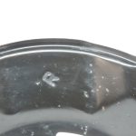 Oriģinālā Toyota Yaris P21 1.5 Hybrid bremžu diska splash plate priekšējā labajā pusē