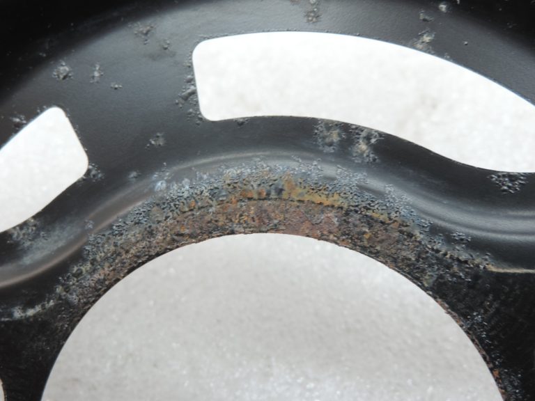 Oriģinālā Toyota Yaris P21 1.5 Hybrid bremžu diska splash plate priekšējā labajā pusē
