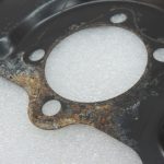 Oriģinālā Toyota Yaris P21 1.5 Hybrid Brake Disc Splash Plate Aizmugurējā labajā pusē