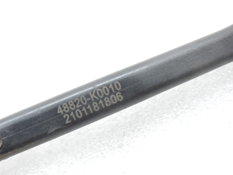 Oriģinālā Toyota Yaris P21 1.5 Hybrid Stabilizatora saite priekšējā kreisā