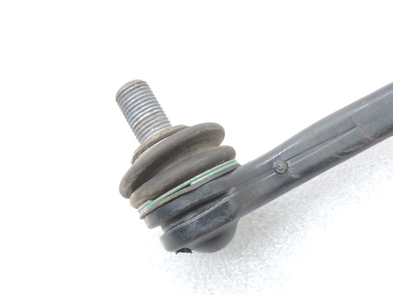 Oriģinālā Toyota Yaris P21 1.5 Hybrid Stabilizatora saite priekšējā kreisā