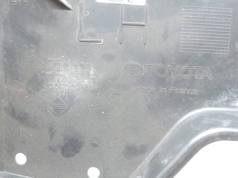 Oriģināls Toyota Yaris P21 Aizmugurējais kreisais apakšējais vāks 57628K0010