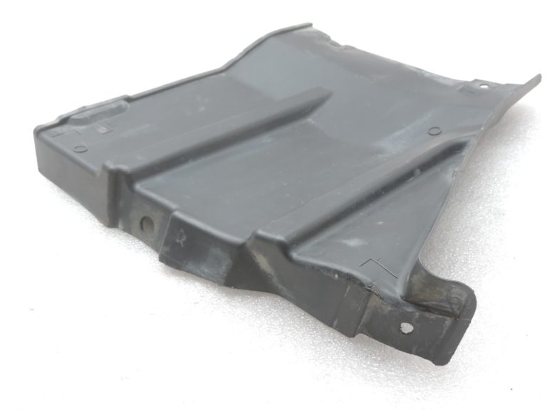 Oriģināls Toyota Yaris P21 Aizmugures pārsegs Dzinēja pārsegs Aizsardzības vairogs Labais
