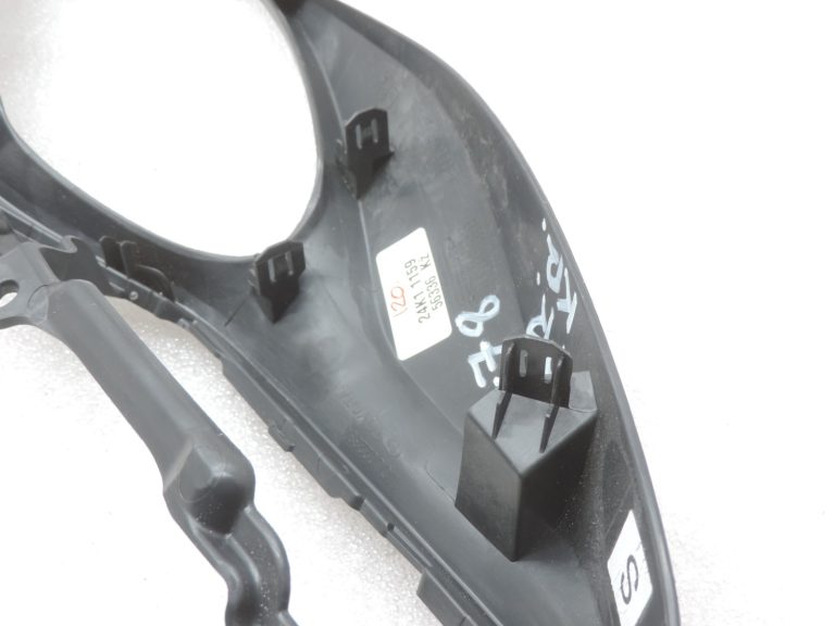 Oriģināls Toyota Yaris P21 priekšējais kreisais iekšējo durvju rokturu vāks 67656-K0050