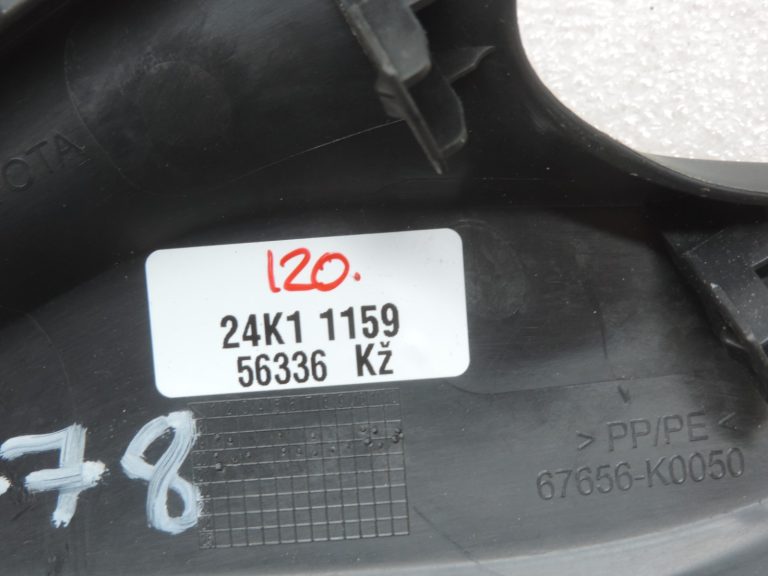 Oriģināls Toyota Yaris P21 priekšējais kreisais iekšējo durvju rokturu vāks 67656-K0050