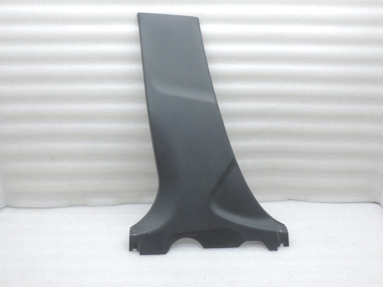 Oriģinālā Toyota Yaris P21 B-pilona apdare kreisā, melna 62414K0020C1