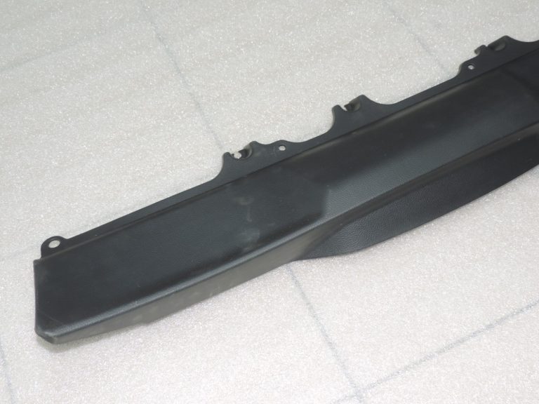 Oriģināls Toyota Yaris P21 aizmugurējo durvju apdares vāks 67761K0020C0
