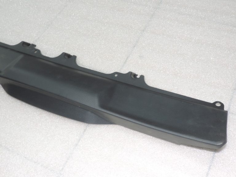 Oriģināls Toyota Yaris P21 aizmugurējo durvju apdares vāks 67761K0020C0