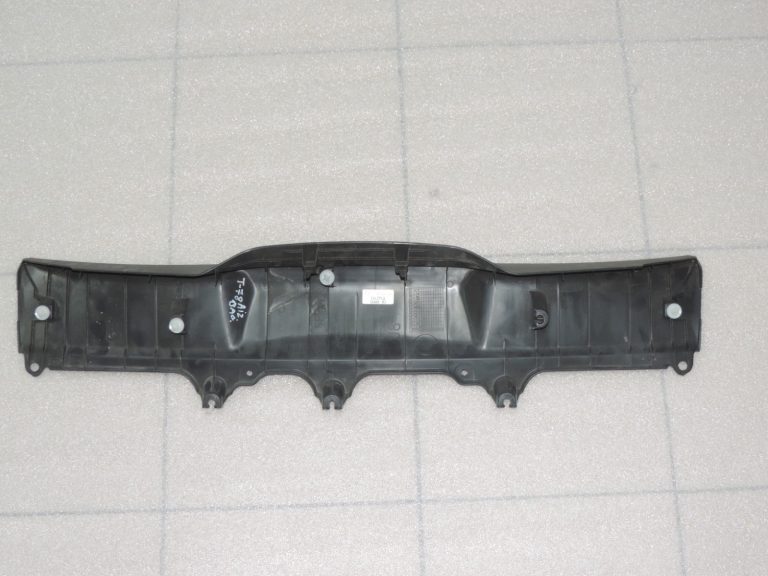 Oriģināls Toyota Yaris P21 aizmugurējo durvju apdares vāks 67761K0020C0