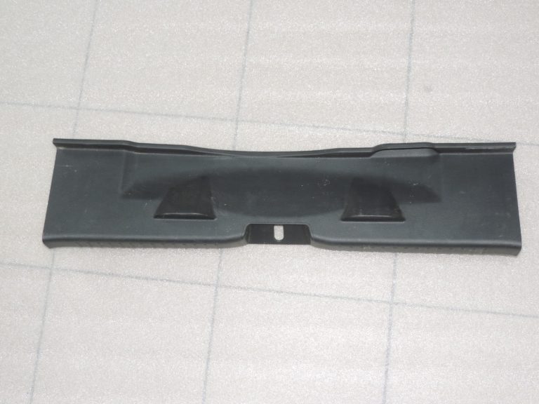 Oriģināls Toyota Yaris P21 nodalījuma vāks 64716K0020C0