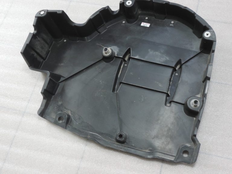 Oriģinālā Toyota Yaris P21 aizmugurējā apakšējā paneļa apdare 58415K0010, 58415-K0010