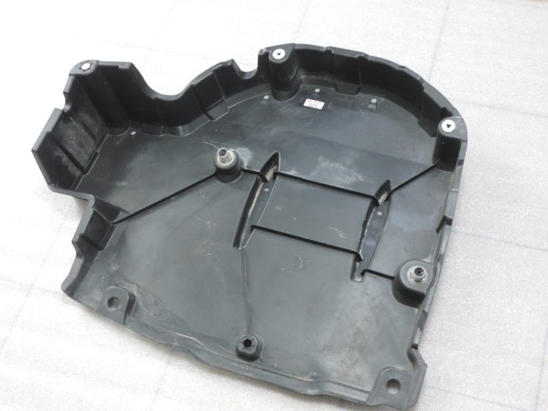 Oriģinālā Toyota Yaris P21 aizmugurējā apakšējā paneļa apdare 58415K0010, 58415-K0010