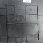 Oriģināls Toyota Yaris P21 bagāžas nodalījuma vāks kreisais 64740K0050C0