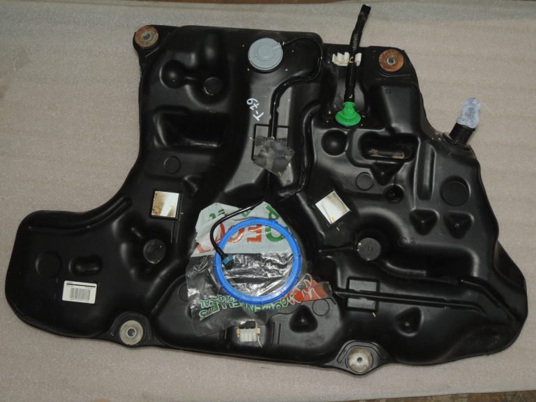 Toyota Avensis T27 2ZR-FAE 1.8VVTi degvielas tvertne 7700105050