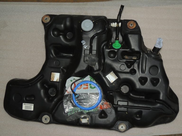 Toyota Avensis T27 2ZR-FAE 1.8VVTi degvielas tvertne 7700105050