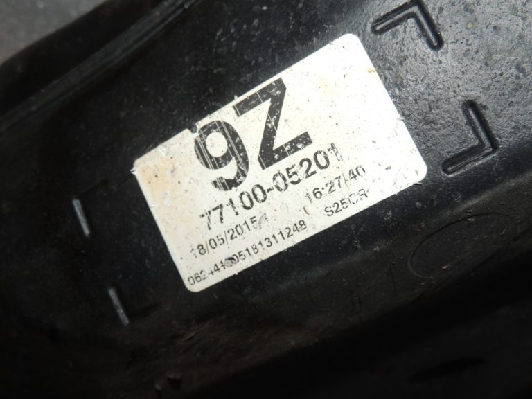 Toyota Avensis T27 2ZR-FAE 1.8VVTi degvielas tvertne 7700105050
