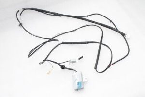 Toyota Avensis T27 kombi Antenas pastiprinātāja interjera jumta vadu instalācija 86300-05200