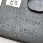 Toyota Avensis T27 centrālās konsoles gumijas paklājiņš FR 58815-05040, 5881505040