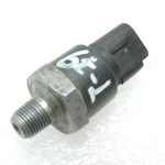 Oriģināls Toyota Avensis T27 1.8 eļļas spiediena sensora spiediena slēdzis 8353012060