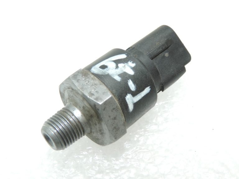Oriģināls Toyota Avensis T27 1.8 eļļas spiediena sensora spiediena slēdzis 8353012060
