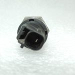 Oriģināls Toyota Avensis T27 1.8 eļļas spiediena sensora spiediena slēdzis 8353012060