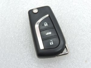 Toyota Avensis T27 Verso tālvadības pults atslēga 433.92MHz