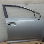 Toyota Avensis T27 Kombi priekšējo durvju labo durvju labo durvju krāsa – 1G6