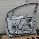 Toyota Avensis T27 Kombi priekšējo durvju labo durvju labo durvju krāsa – 1G6