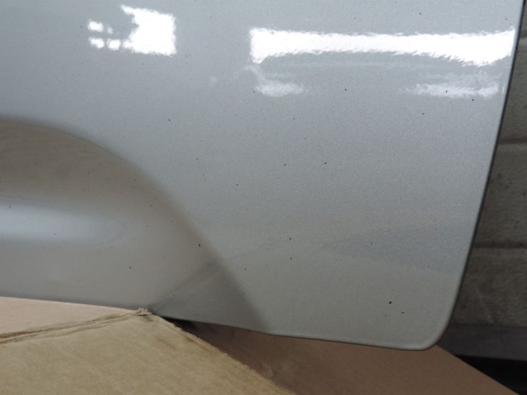 Toyota Avensis T27 Kombi priekšējo durvju labo durvju labo durvju krāsa – 1G6