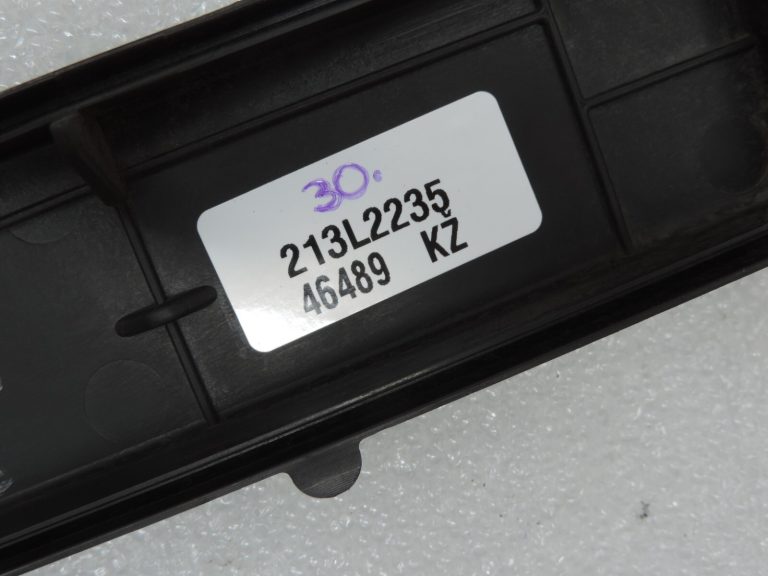 Oriģināls Toyota Avensis T27 salona gaisa filtra vāciņš 8854802070