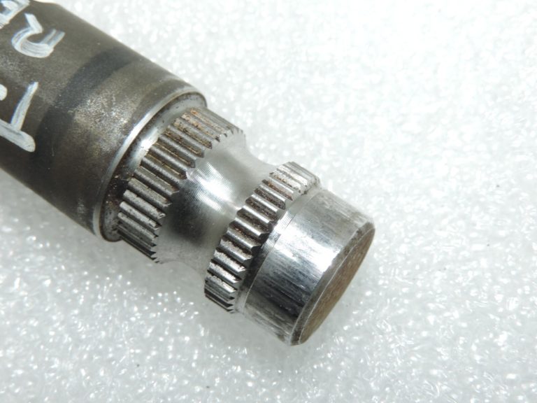 Oriģināls Toyota Avensis T27 stūres vārpstas savienojums Stūres statņa savienojums 4522105030