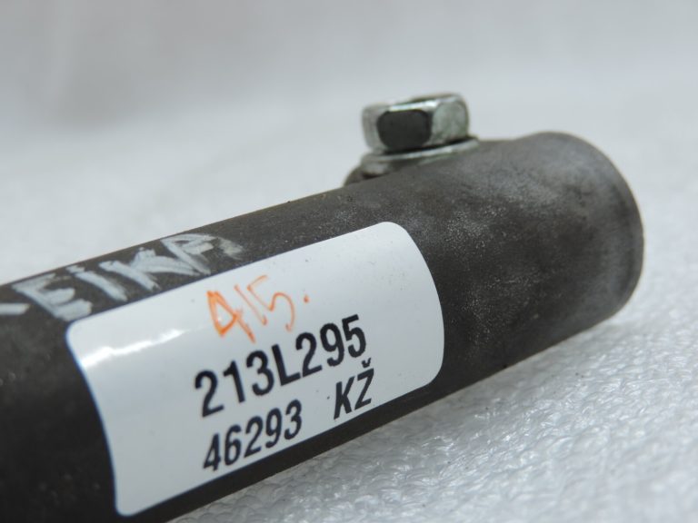 Oriģināls Toyota Avensis T27 stūres vārpstas savienojums Stūres statņa savienojums 4522105030
