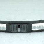 Toyota Avensis T27 bagāžnieka sliekšņa vāks 5838705110C0