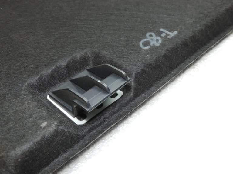 Toyota Avensis T27 kombi bagāžas nodalījuma pārsegs 5841005021C1