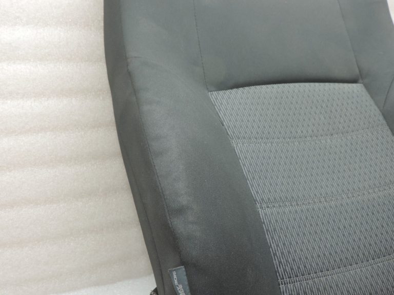 Toyota Avensis T27 priekšējā labā sēdekļa atzveltne ar sildītāju 71073-05B20-C1