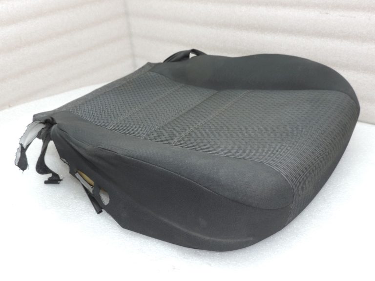 Toyota Avensis T27 priekšējā labā sēdekļa spilvens ar sildītāju 710710-5A10-C1