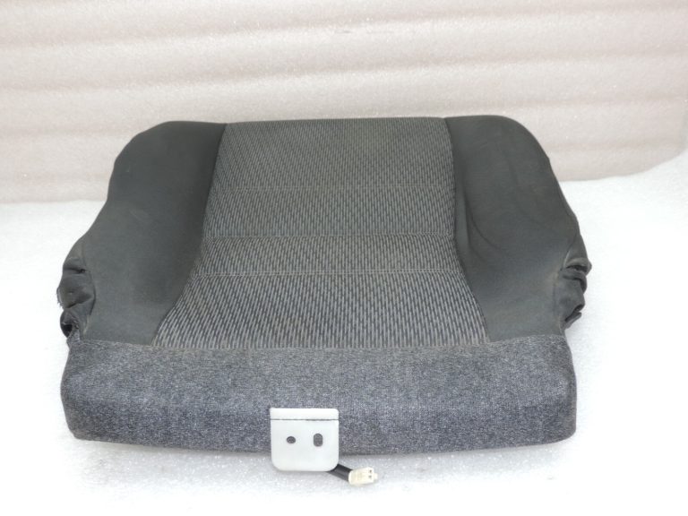 Toyota Avensis T27 priekšējā labā sēdekļa spilvens ar sildītāju 710710-5A10-C1