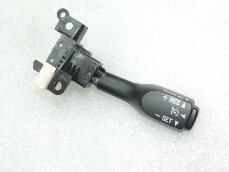 Oriģināls Toyota Avensis T27 stūres kolonnas slēdzis kruīza kontroles slēdzis 846320F010