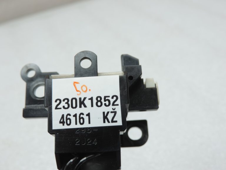 Oriģināls Toyota Avensis T27 stūres kolonnas slēdzis kruīza kontroles slēdzis 846320F010