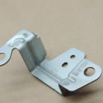 Toyota Avensis T27 Pārnesumu pārslēgšanas lāpstiņa downshift (-) Kreisais kronšteins 8411305010